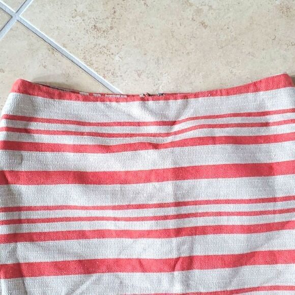 TALBOTS Khaki Striped Skirt - Size 6P - Picture 3 of 7